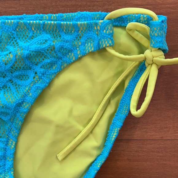 Victoria’s Secret Lace Swimsuit Bottoms, Small - Picture 2 of 4